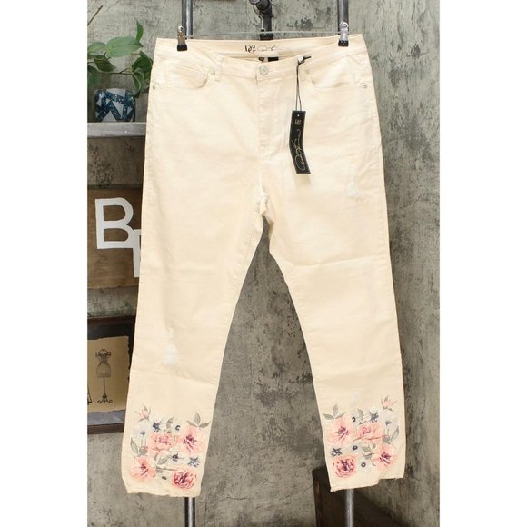 NWT DG2 Floral Fray Hem Ankle Jeans 16W Tall Cream - Picture 4 of 7